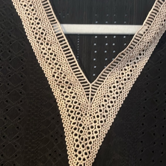 Never Worn black top with crochet details (size S) - Picture 2 of 4